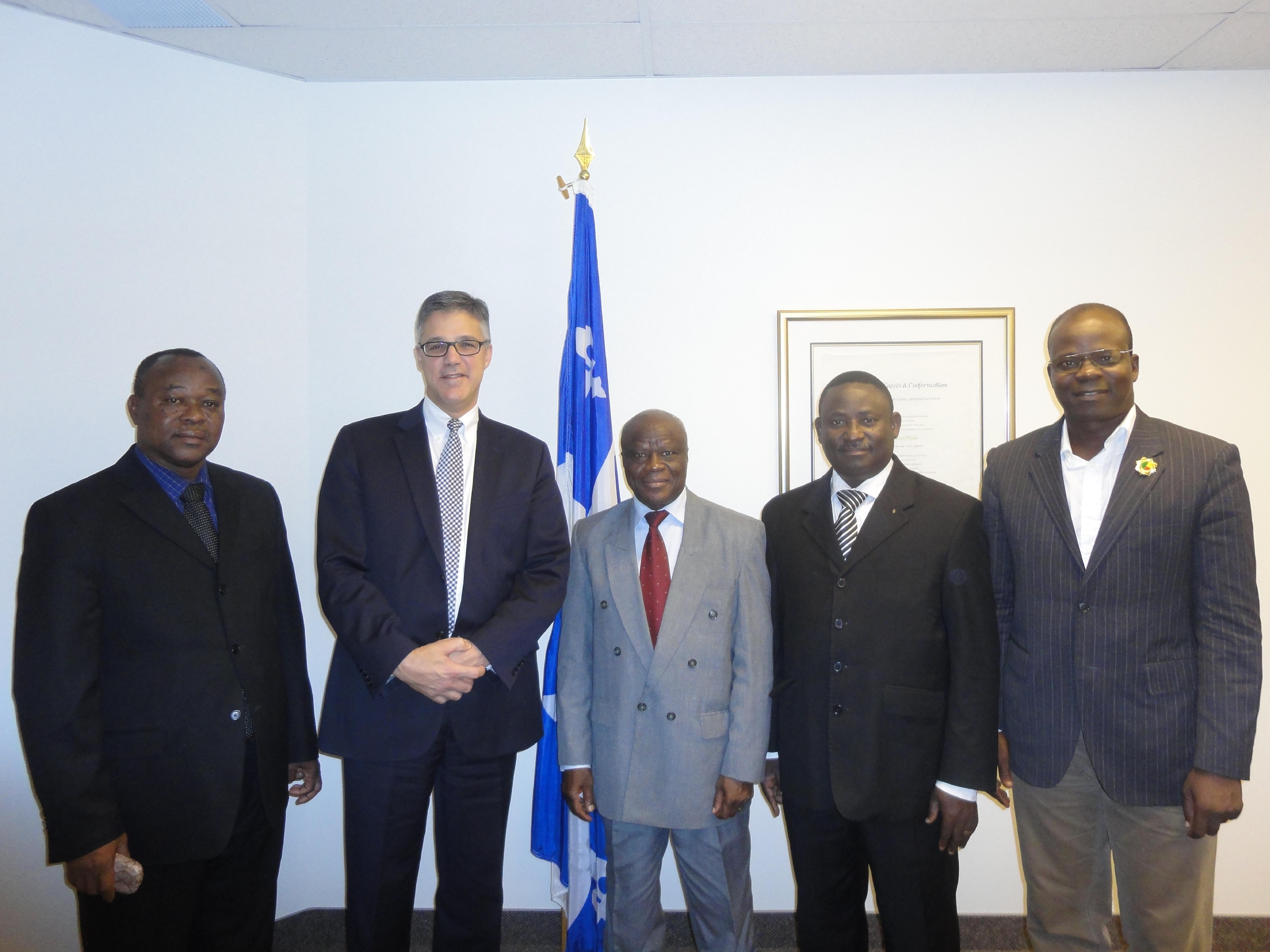 De gauche à droite : M. Adjibodou (CNIL Bénin), Me Chartier (Président de la CAI et de l’AFAPDP), M. Benon (Président de la CNIL Bénin), MM. Zossou et Akotégnon (CNIL Bénin)